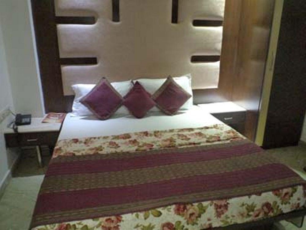 Jp Inn Hotel New Delhi Exterior photo